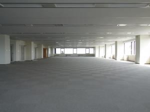 御堂筋グランドビル室内