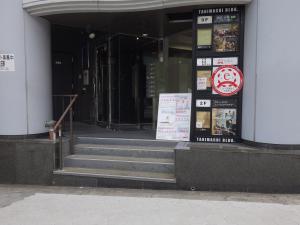 谷町ビルエントランス