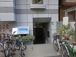 ストーク１０７ビルエントランス