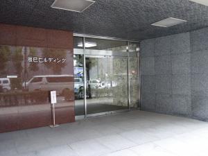 辰巳ビルエントランス