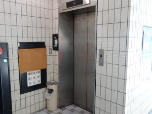 神林堂ビルエレベーター