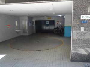 エッサム大阪ビル立体駐車場
