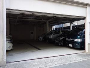 和田伊ビル駐車場