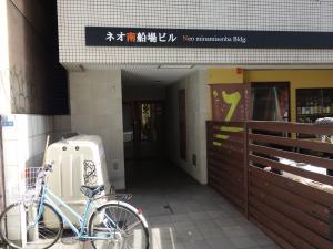 ネオ南船場ビルエントランス