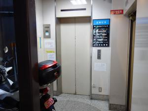 辻村ビルエレベーター