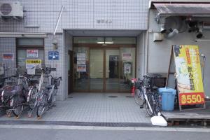 安平ビルエントランス