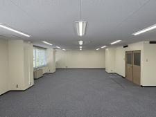 港振興ビル室内