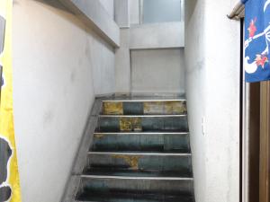日宝四ツ橋中央ビル階段