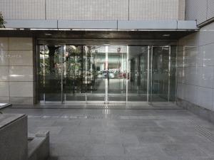 御堂筋グランドビルエントランス
