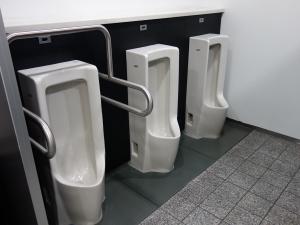大阪ＪＡビル男子トイレ