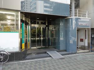 新なにわ筋中川ビルエントランス