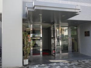 花原第６ビルエントランス