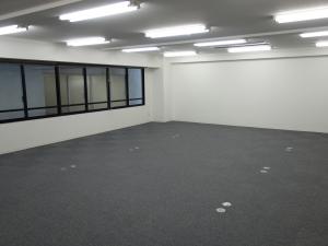 アセントビル室内