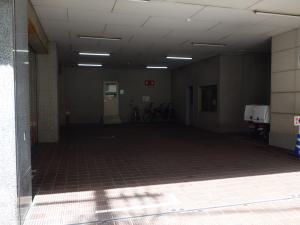 辰巳ビル駐車場