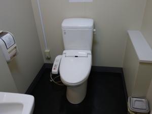 ＡＸＩＳ東梅田ビル温水洗浄便座