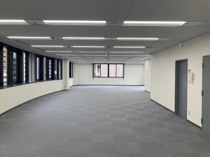 徳銀相産ビル　貸室内