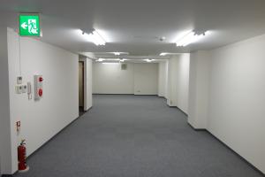 フリーエースビル室内
