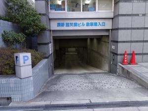 辰野西天満ビル駐車場