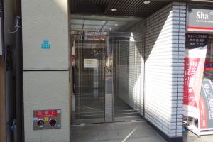 松和京橋第５ビルエントランス