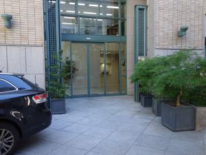 室谷本社ビルエントランス