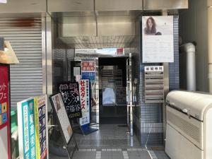 サンプラザ茨木駅前ビル　ビル玄関