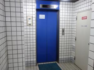 神産堂島ビルエレベーター