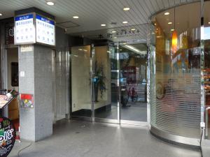 本町ビジネスビルエントランス
