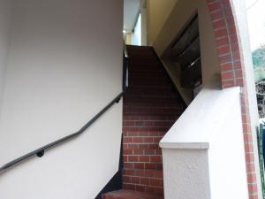 和田伊ビル階段