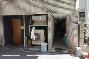 日宝内淡路ビルエントランス