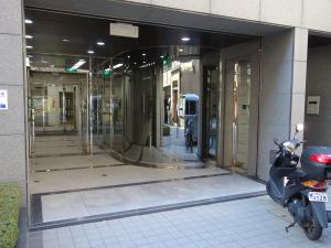 杉本ビルエントランス