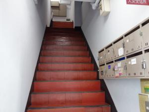 日宝江戸堀西ビル階段