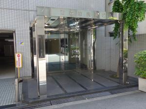 南森町共同ビルエントランス