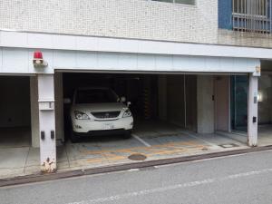 トヤマ東館ビル駐車場
