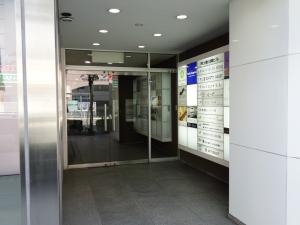 四ツ橋川崎ビルエントランス