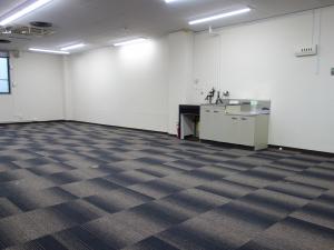 三双ビル室内