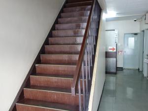 加地ビル階段