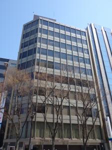 日食ビル外観