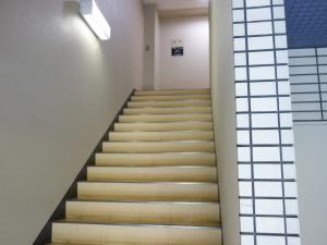 アンシャンテ新大阪階段