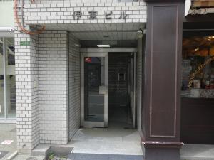 伊東ビルエントランス