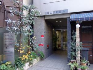 高山瓦町ビルエントランス