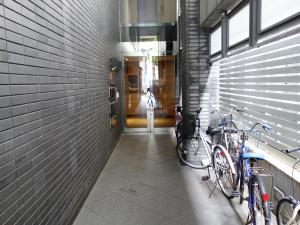 アルシュ２４０ビルエントランス