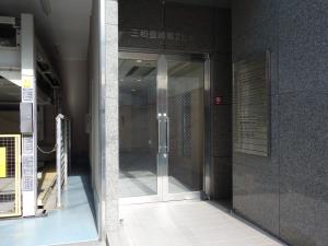 三和豊崎第２ビルエントランス