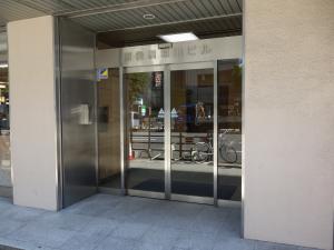 肥後橋堀田ビルエントランス