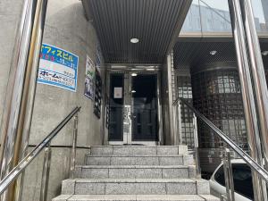 F’ｓビル　ビル玄関