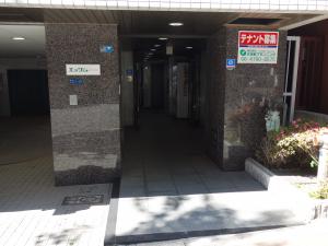 エッサム大阪ビルエントランス