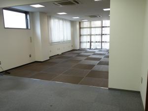 第二モチケンビル室内