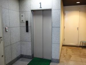 吉田一閑ビルエレベーター