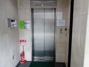 菊屋ビルエレベーター