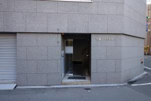 関西フエルトファブリック（株）本社ビルエントランス
