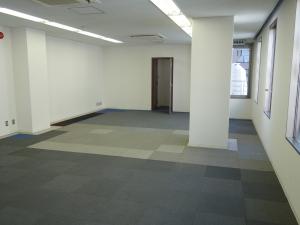 博労町辰巳ビル室内